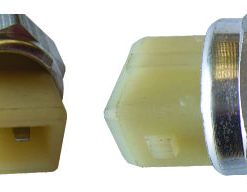 Alternative view of 013945415ABULBO (SENSOR O INTERRUPTOR) DE REVERSAPOINTER G3 / G4, GTI, CITY, STATION WAGON, PICK-UP (00-06) (2 PINES) BLANCO013945415A