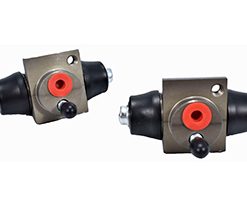 90374076-PARPAR DE CILINDROS DE RUEDA (FRENO)CILINDRO DE RUEDA (FRENOS) CHEVROLET CHEVY C1 (94-03) JOY, POP, SWING, MONZA, STATION WAGON, PICK-UP, C2 (04-08), C3 (09-12) 1.4, 1.6 LITROS, CORSA (ALUMINIO – TRASERO) INCLUYE: 2 CILINDROS90374076-PAR